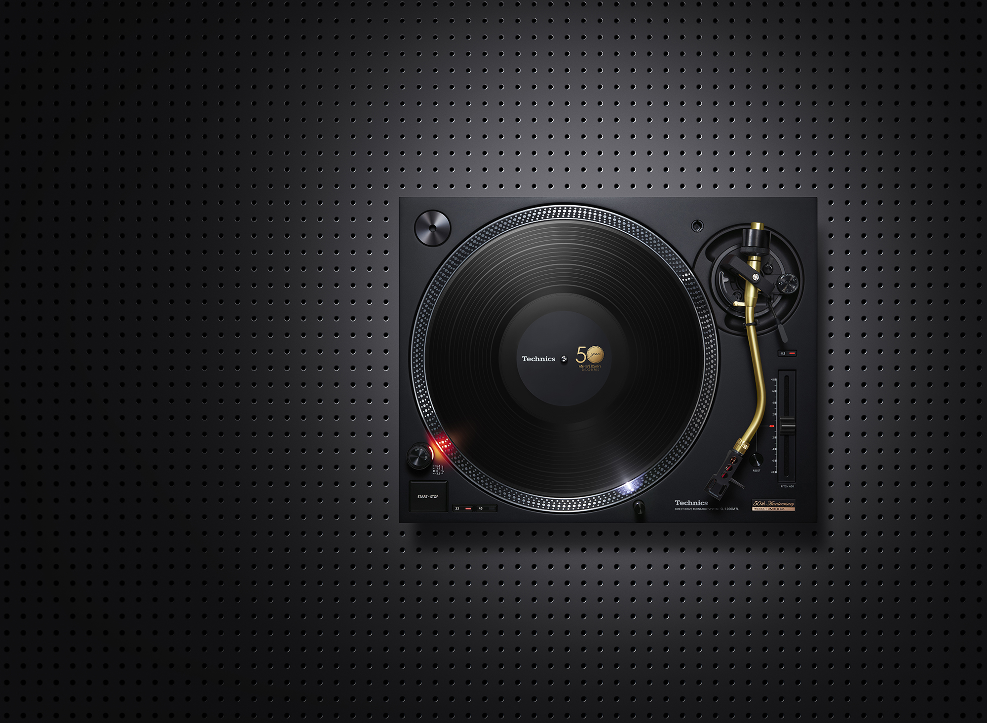 Technics SL-1200MK7EG Technics SL-1200MK7 echipament DJ cu antrenare directă (Motor cu acționare directă fără fier în construcția rotorului care generează o rotație stabilă, conectori Power/Phono, braț de înaltă sensibilitate) 9 Technics SL-1200MK7EG SL 1200M7L getinspired 1