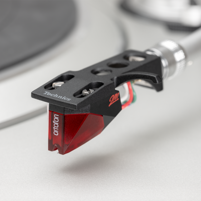 Technics SL-1500CEG-W ast 2384333.png.pub .thumb .644.644