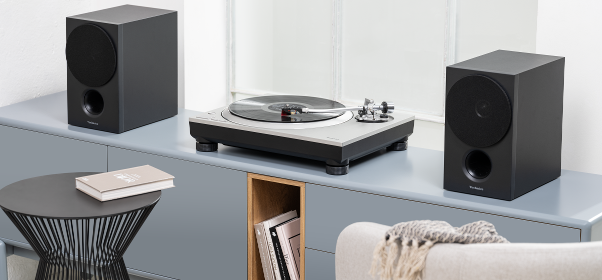 Technics SL-1500CEG-W ast 2384395.png.pub .crop .pc .thumb .640.1200